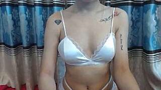 Tina_Tien nude pussy closeups on cam for live sex video chat