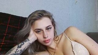 ValerianaValera nude pussy closeups on cam for live sex video chat