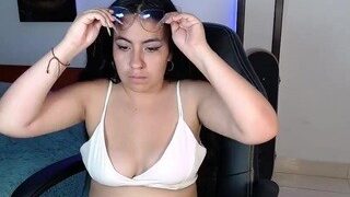 Valerie-29 nude before cam – live sex chat
