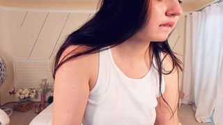 Vicky_Peach nude pussy closeups on cam for live sex video chat