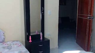 vicky_xx1 nude pussy closeups on cam for live sex video chat