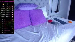 violetta_99 nude pussy closeups on cam for live sex video chat