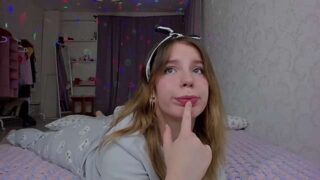 vivi_squirrel nude pussy closeups on cam for live sex video chat
