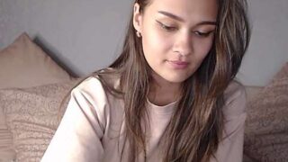 Viviya02 nude pussy closeups on cam for live sex video chat