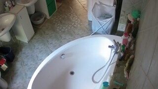 Voyeurcam-julmodels-bath-1st-2 nude before cam – live sex chat