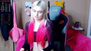 White2Lily nude pussy closeups on cam for live sex video chat