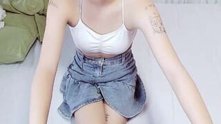 Xiaobaby_baby nude pussy closeups on cam for live sex video chat