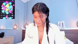 Xiara_Lust nude pussy closeups on cam for live sex video chat