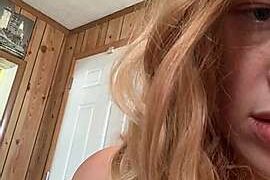 xoxocherrypie nude pussy closeups on cam for live sex video chat