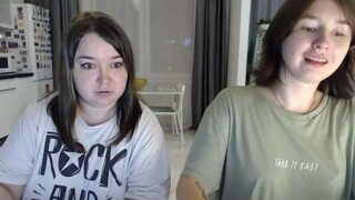 Young_Girlss nude pussy closeups on cam for live sex video chat