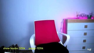 YOUR_SWEET_DREAM nude pussy closeups on cam for live sex video chat