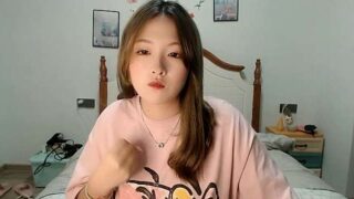 AK-LiLi nude pussy closeups on cam for live sex video chat