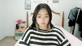 AK-uu nude pussy closeups on cam for live sex video chat