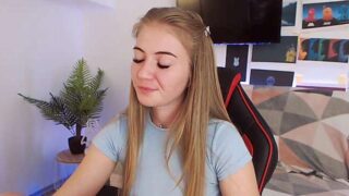 Amanda_Stone nude pussy closeups on cam for live sex video chat