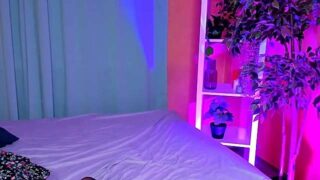 CamillaBrown nude pussy closeups on cam for live sex video chat