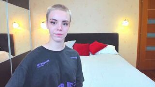 CassandraMills nude pussy closeups on cam for live sex video chat