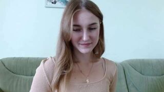 Chelsey_Dream nude pussy closeups on cam for live sex video chat