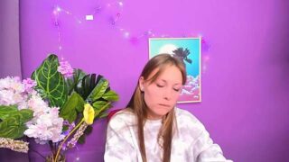 ClaudeChabot nude pussy closeups on cam for live sex video chat