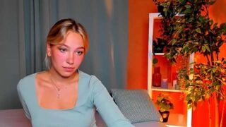 DarsiHinata nude pussy closeups on cam for live sex video chat