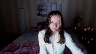 DelfishH nude pussy closeups on cam for live sex video chat
