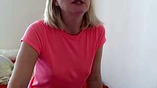 DianaMails nude pussy closeups on cam for live sex video chat