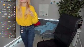 elizabethKisses nude pussy closeups on cam for live sex video chat