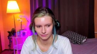 EmilyMarsh nude pussy closeups on cam for live sex video chat