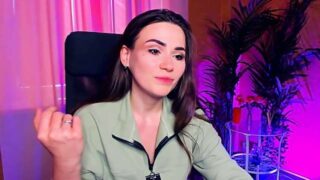 FaillyFaiber nude pussy closeups on cam for live sex video chat