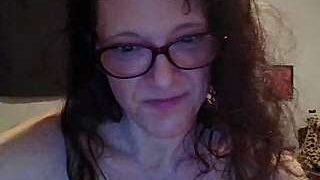 FaithfullyFaith nude pussy closeups on cam for live sex video chat