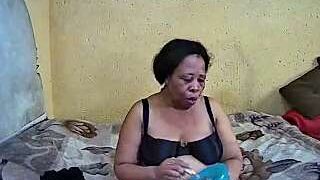 Feistymama nude pussy closeups on cam for live sex video chat