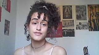 Mia_Castagne nude pussy closeups on cam for live sex video chat