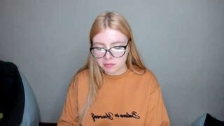 milaniss nude pussy closeups on cam for live sex video chat