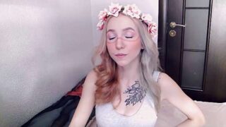 Sabrina_Deville nude pussy closeups on cam for live sex video chat