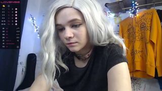 SarahRomantic nude pussy closeups on cam for live sex video chat