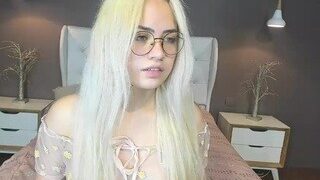Sweet-gigi nude before cam – live sex chat