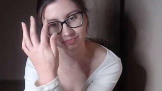 Victoria6908 nude pussy closeups on cam for live sex video chat