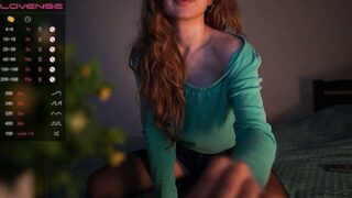 Victoria_lady nude pussy closeups on cam for live sex video chat