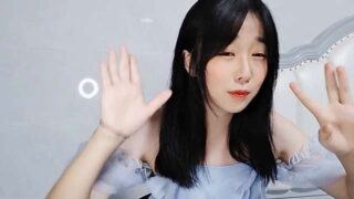 zhou-zhou nude pussy closeups on cam for live sex video chat