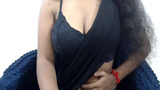 AlijaKhan nude pussy closeups on cam for live sex video chat