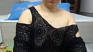 Asiangirl_horny nude pussy closeups on cam for live sex video chat