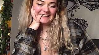 AssentialLadyy nude pussy closeups on cam for live sex video chat