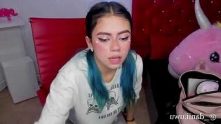 CUTE_DANI nude pussy closeups on cam for live sex video chat