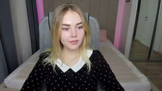 LILIA_CALLS nude pussy closeups on cam for live sex video chat