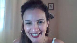 LIVMEDINA nude pussy closeups on cam for live sex video chat