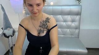 Love_Zoe_ nude pussy closeups on cam for live sex video chat