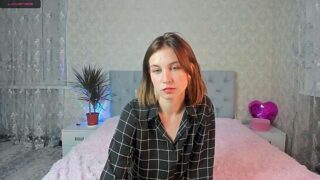 Melanie_Hollyns nude pussy closeups on cam for live sex video chat