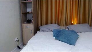 mery_qeen nude pussy closeups on cam for live sex video chat