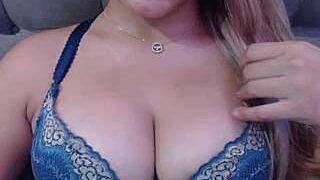 MirellaBr nude pussy closeups on cam for live sex video chat