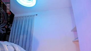 Olivia_Murat nude pussy closeups on cam for live sex video chat