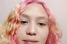 Stacey-Henderson nude pussy closeups on cam for live sex video chat